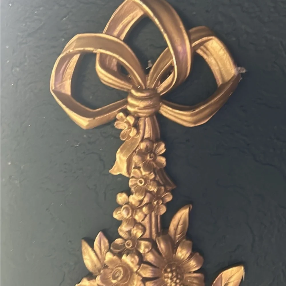 Classic Gold Floral Ribbon Wall Accent - Decorative Home Wall Art
